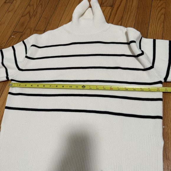 Lake Madeline Sweater in Ivory Black Stripe Size Small - Picture 8 of 9